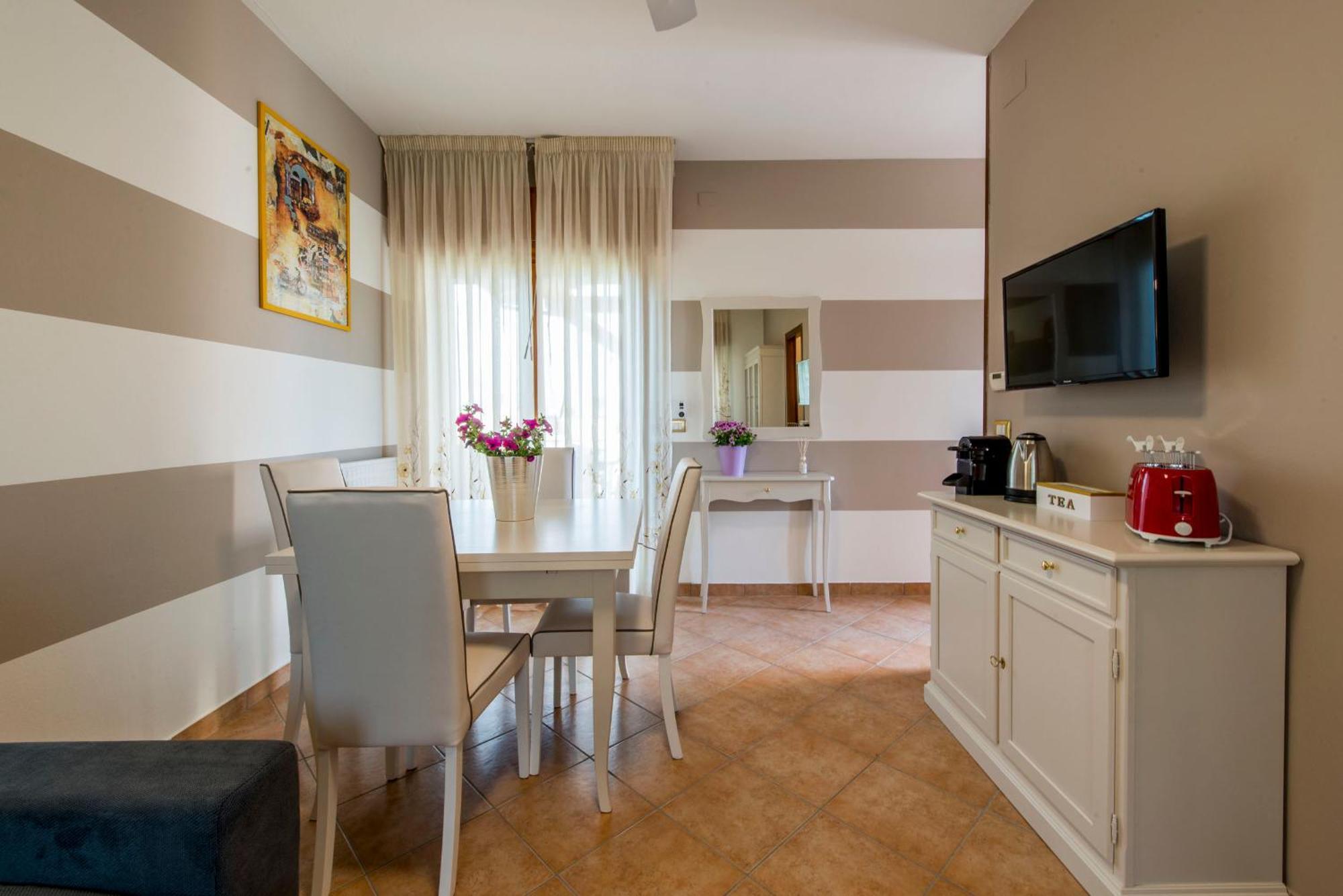 פסקיארה דל גארדה Italianflat - Peschiera Residence מראה חיצוני תמונה